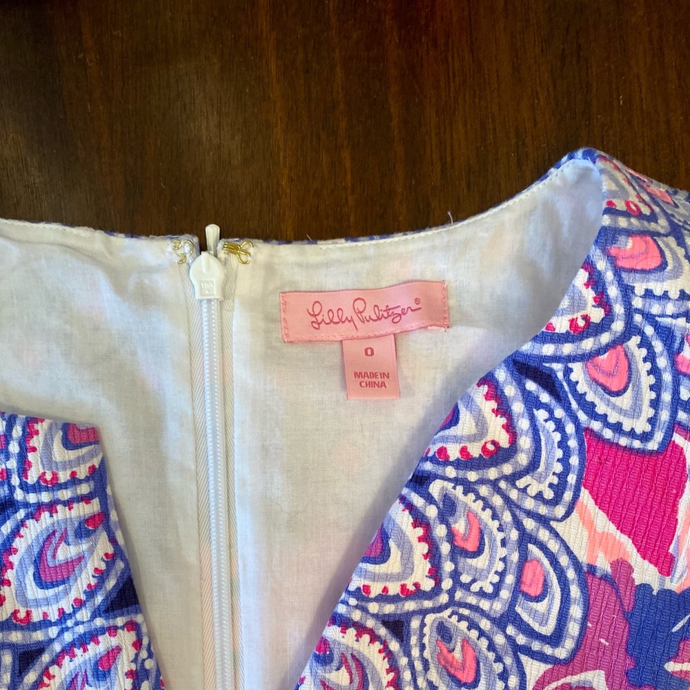 Excellent Condition - Lilly Pulitzer Sleeveless Shift Resort Dress
Size 0 - Picture 2 of 2